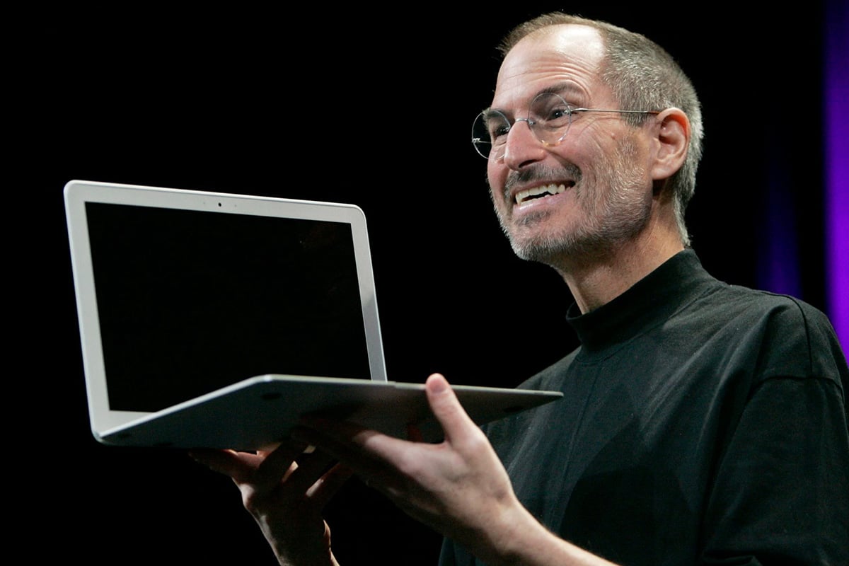 Steve Jobs 15-Year Anniversary Drives Iconic Sneaker Resurgence | Seller Opportunity in Heritage Footwear & Celebrity Merchandise
