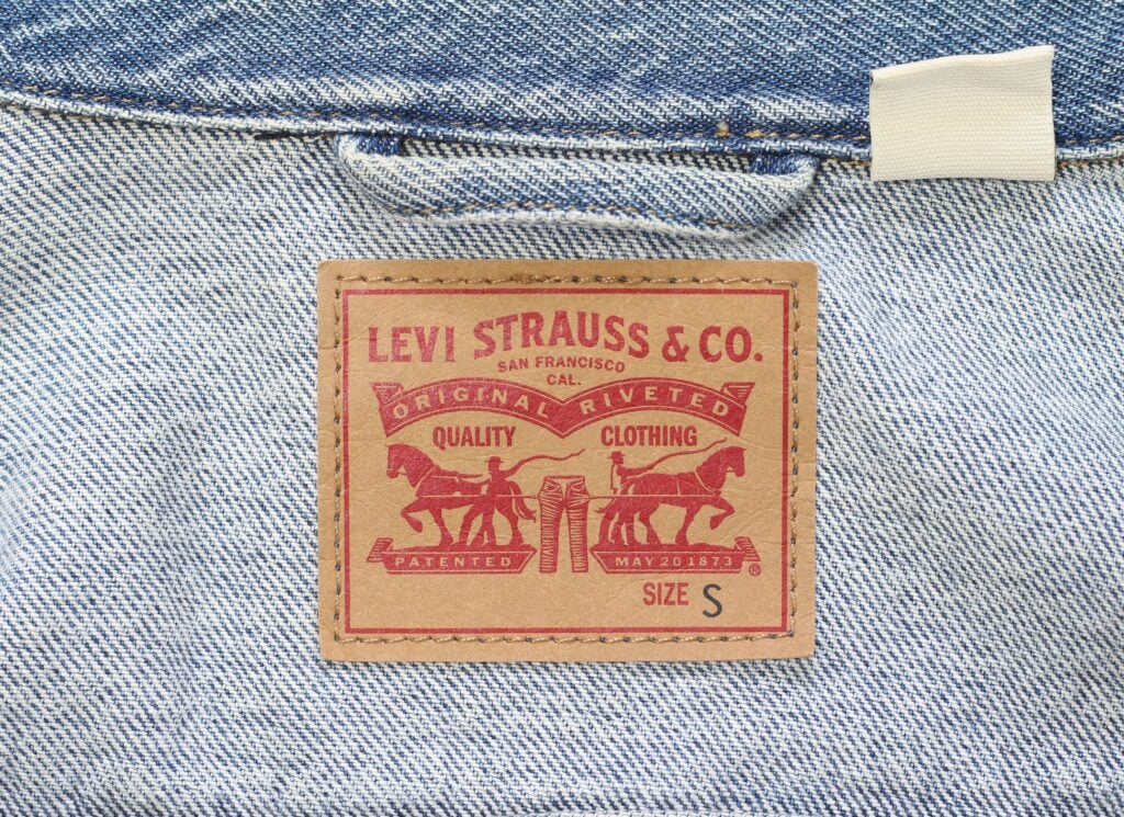 Tariff Refunds Drive Apparel Profit Surge | Demand Slowdown Signals Market Caution