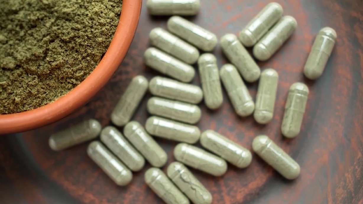 Kratom & Herbal Supplement Sellers Face Urgent Compliance Crisis After Utah Deaths & Schedule I Classification