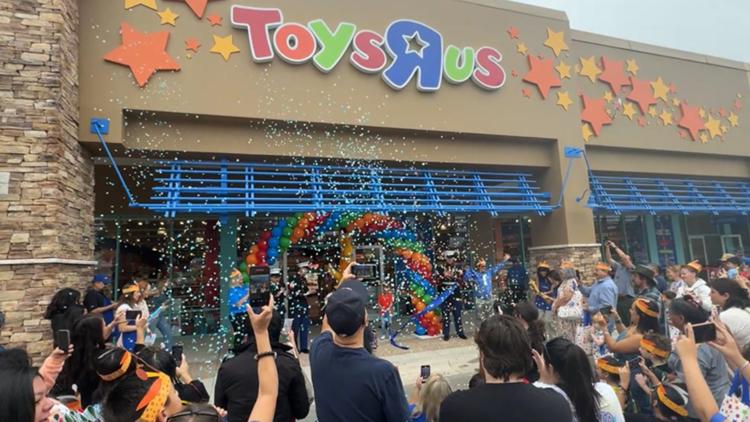 Toys 'R' Us 120-Store Expansion | O2O Opportunity for Toy Sellers