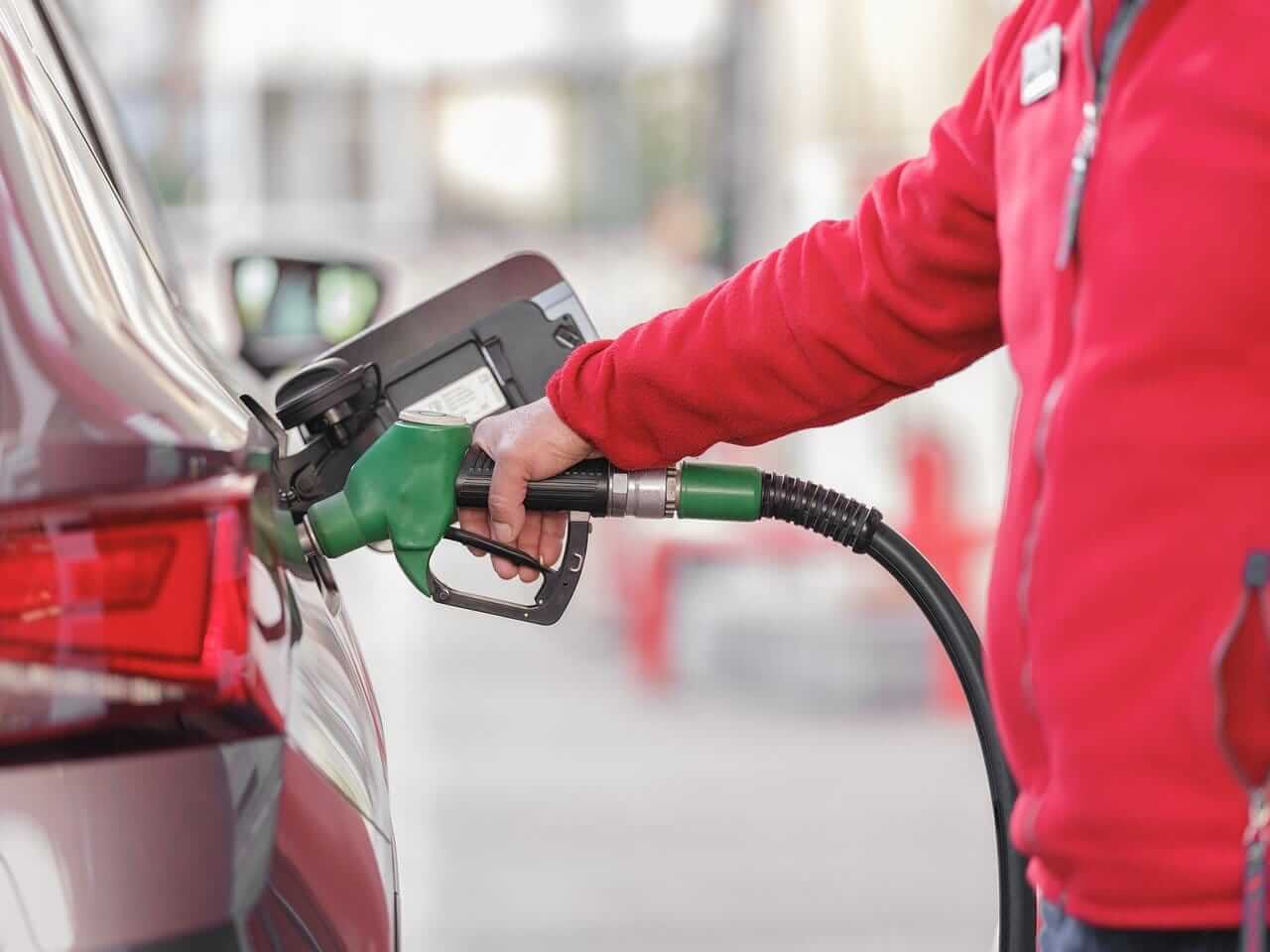 Oil Prices Surge Above $100 | Shipping Cost Crisis for Cross-Border E-Commerce Sellers
