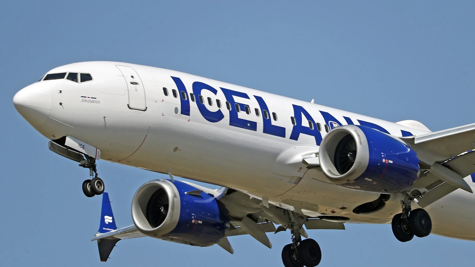 St. Louis Icelandair Route 2027 | Transatlantic Logistics Cost Reduction for Midwest Sellers