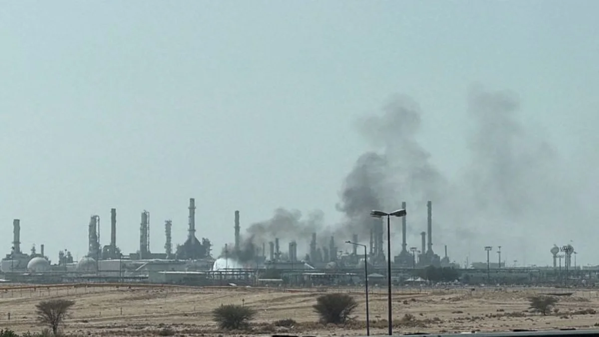 Strait of Hormuz Shipping Crisis | Cross-Border Sellers Face 8-15% Logistics Cost Surge