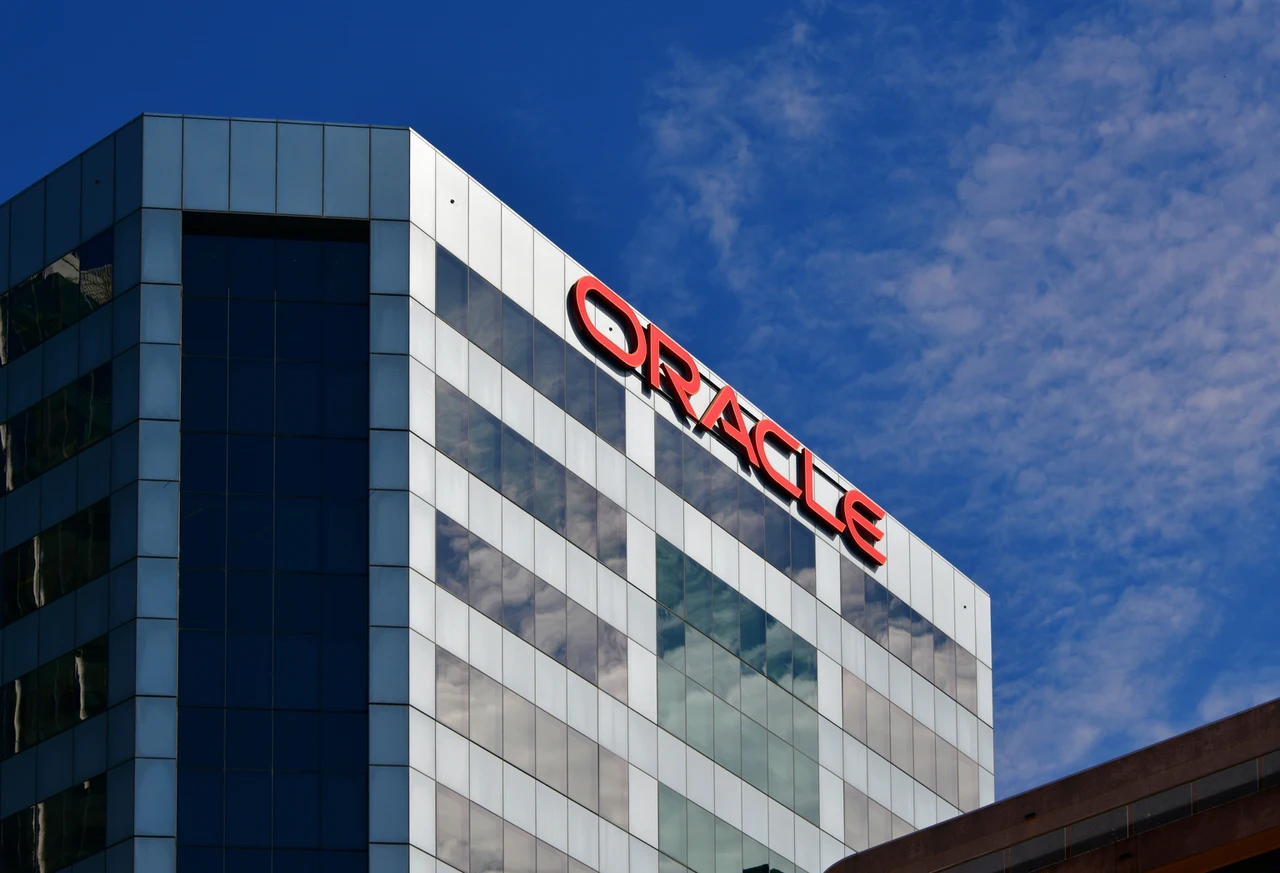 AI Data Center Infrastructure Delays Drive Cloud Computing Costs Up 8-15% for E-Commerce Sellers