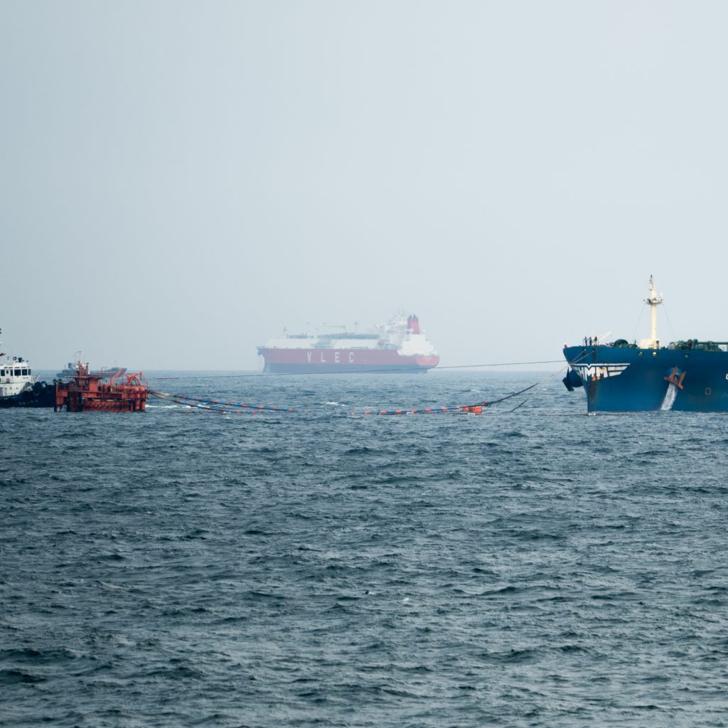 Hormuz Strait Gridlock Threatens E-Commerce Supply Chains | Immediate Logistics Rerouting Required