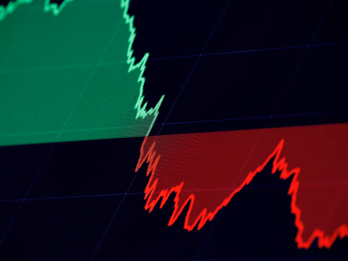Fed Rate Uncertainty & Sticky Inflation | Cross-Border Sellers Face Higher Financing Costs Through 2027