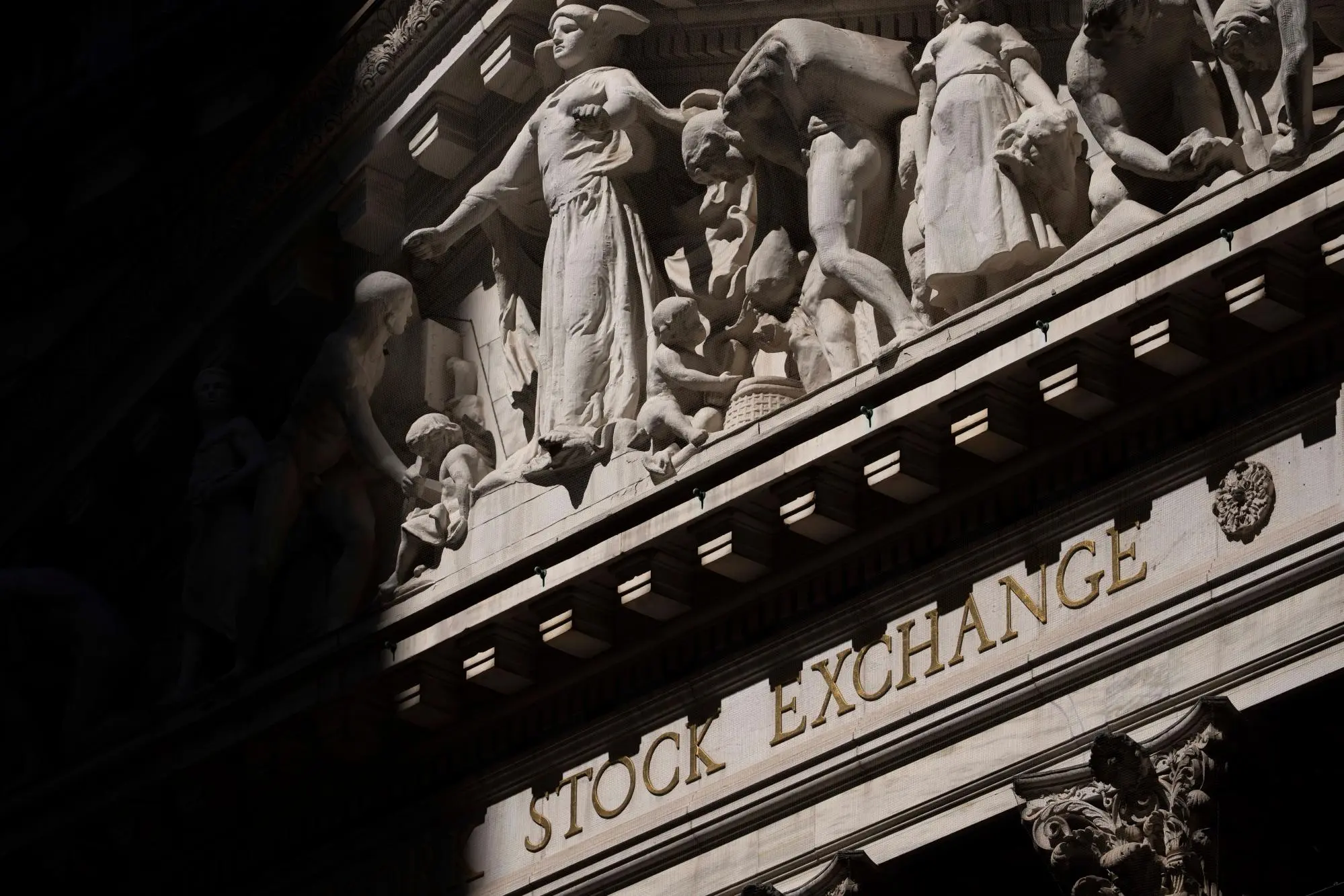 Macro Rate Pressure Signals Seller Cost Watch | Cross-Border Outlook